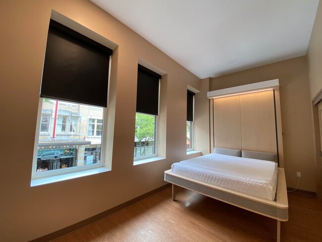 Building Photo - 83 Hanover St