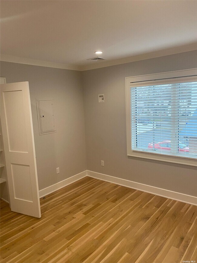 Building Photo - 107 Cooper St