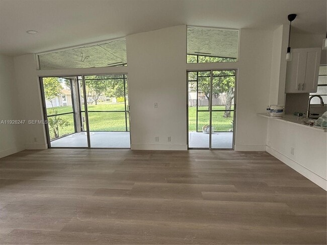 Building Photo - 15749 Woodgate Ct