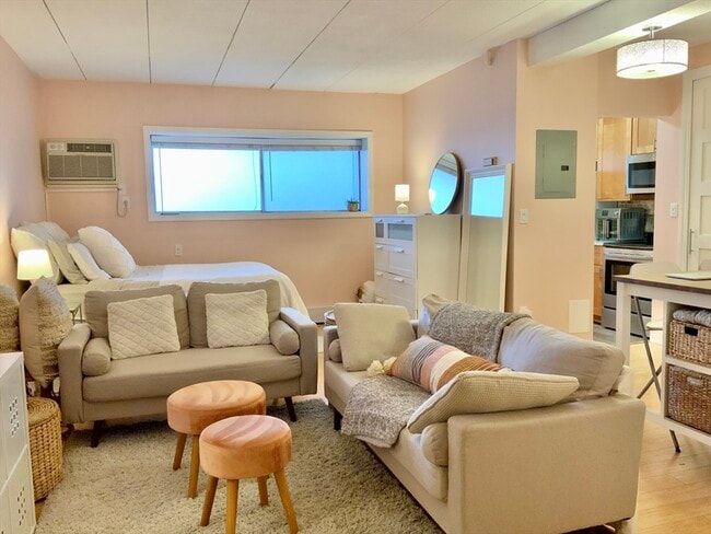 Primary Photo - 995 Massachusetts Ave