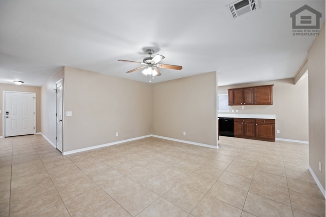 Building Photo - 3Bed/2Bath House at Thunderbird/59th Ave! Ready for Immediate Move-In! – RV GATE!