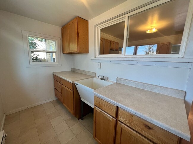 Building Photo - Charming Home near Downtown Ellensburg!