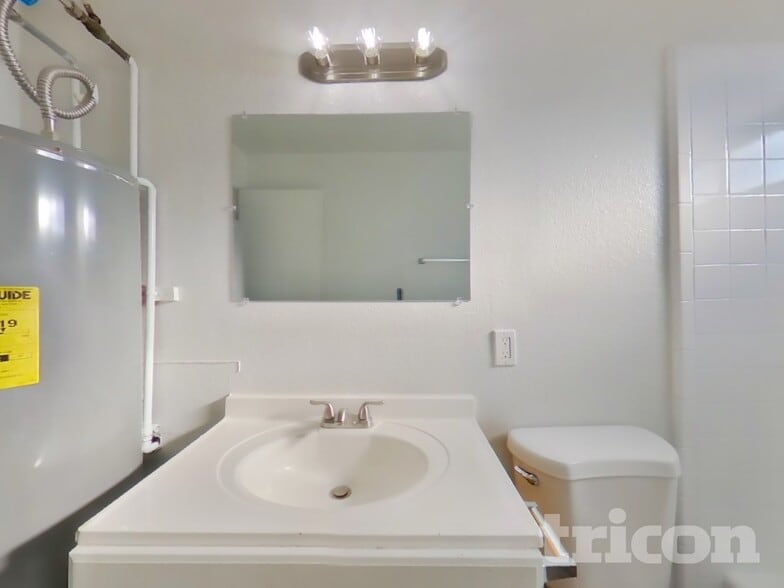 Building Photo - 13601 N 41st St