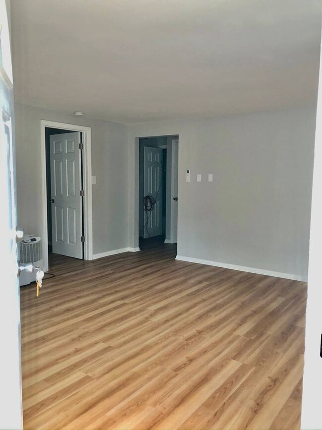 Building Photo - 418 N Darlington St