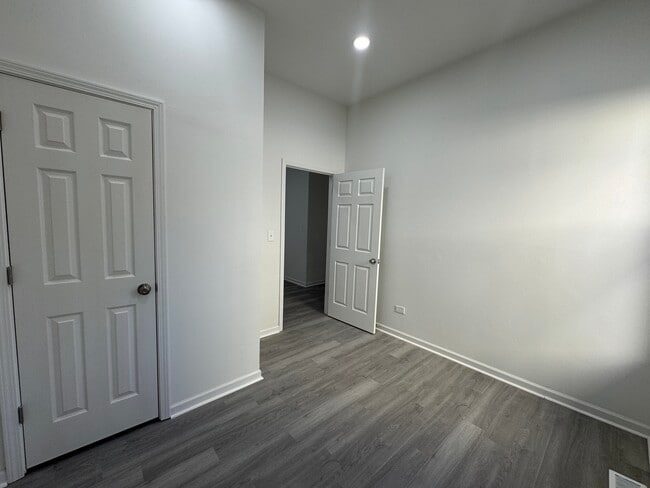 Building Photo - 11333 S Edbrooke Ave