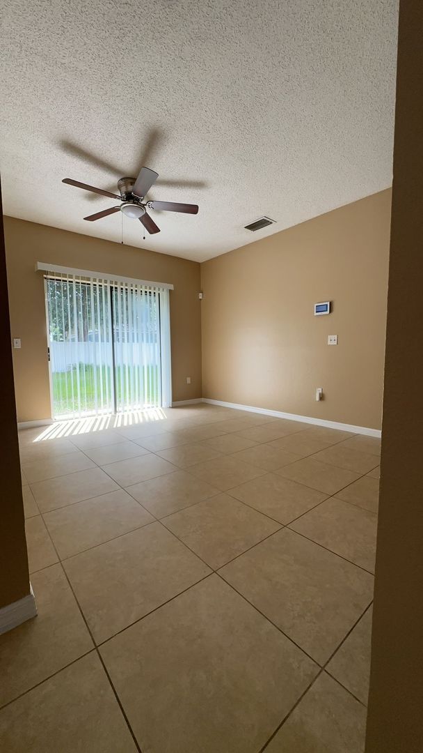 Building Photo - 850 Glastonbury Dr