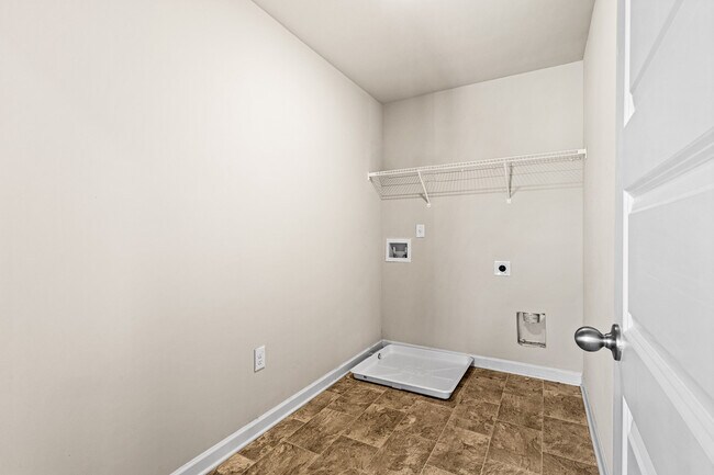 Building Photo - 2635 Ridge Manor Dr