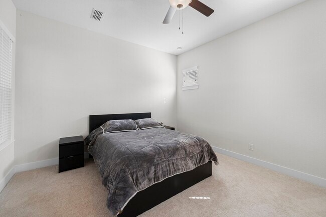 Building Photo - 28750 Shoalhaven Ct