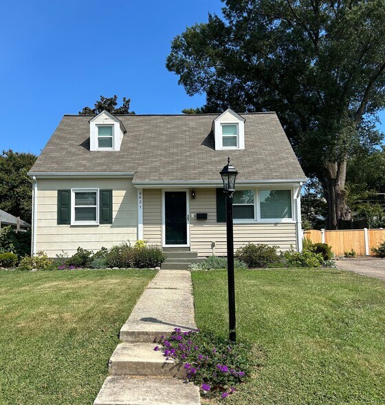 Building Photo - 6621 Cavalier Dr