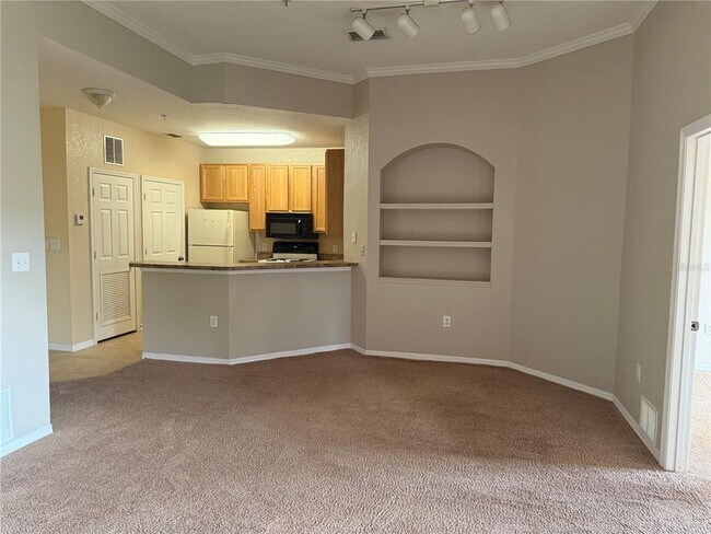 Building Photo - 10105 Courtney Oaks Cir