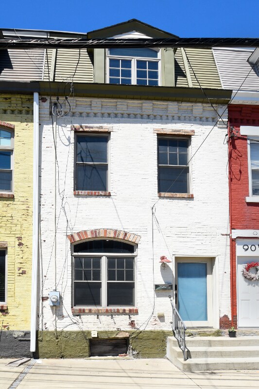 Building Photo - 92 S 24th St