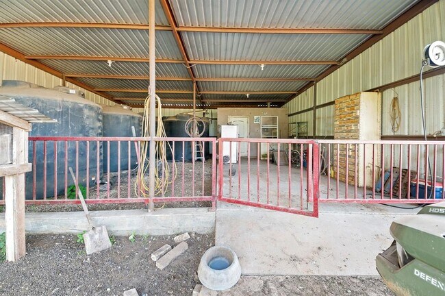 Building Photo - 4771 Co Rd 473
