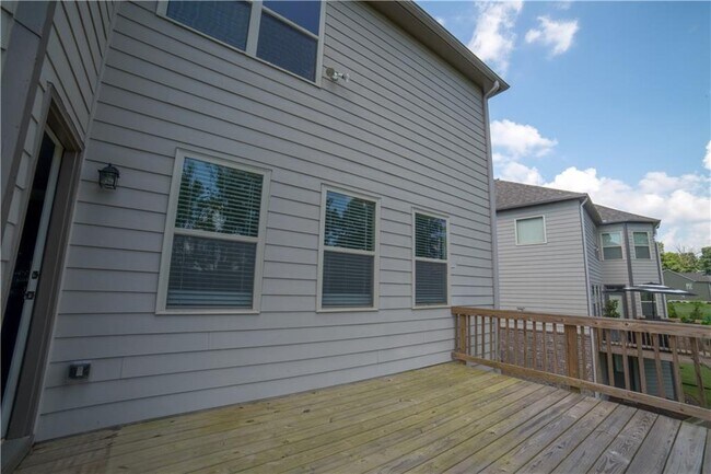 Building Photo - 7445 Oldbury Pl