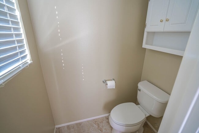 Building Photo - Northbridge 4 Bedroom Home in Valencia!