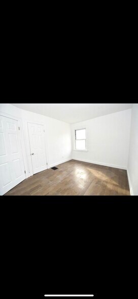 Building Photo - 23 Thill St