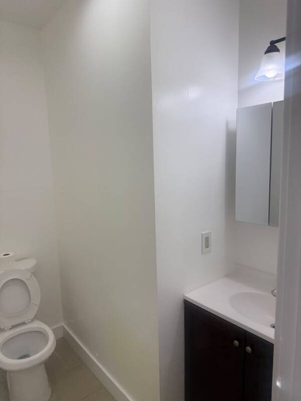 Building Photo - 475 S Pearl St