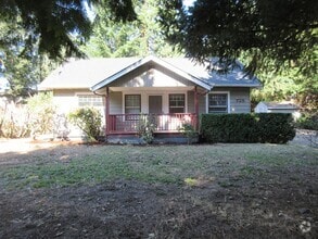 Building Photo - Charming 2 bedroom house by the Park