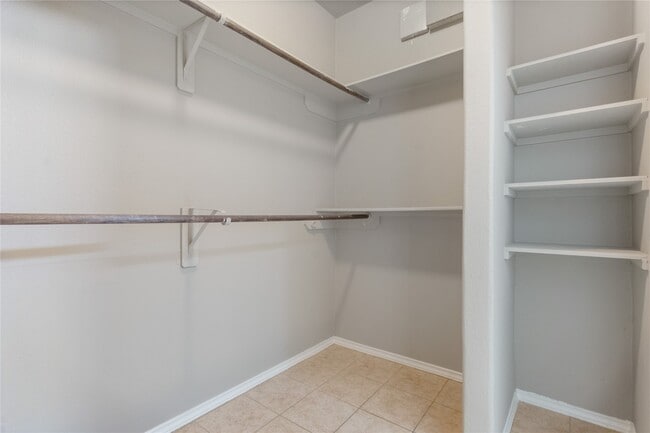 Building Photo - 9104 N Green River Dr