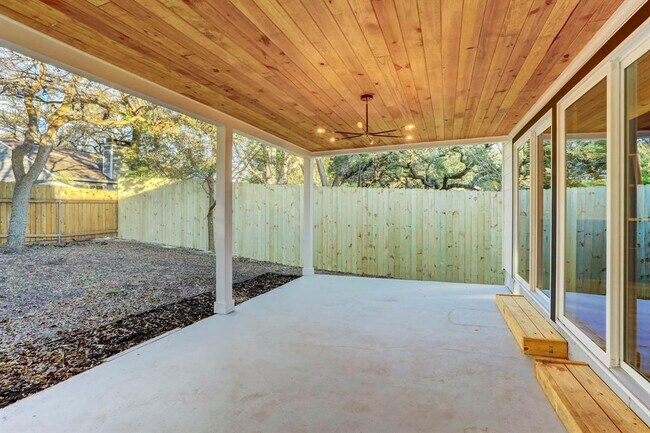 Building Photo - 2902 Jorwoods Dr