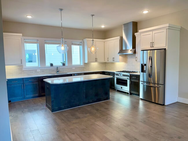 Building Photo - 2643 Fountain Key Blvd