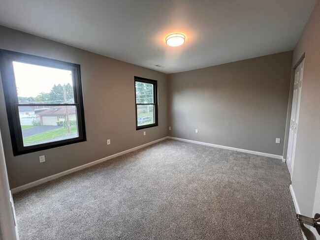 Building Photo - Brand New 2 bedroom Apartment in Parkland School District!