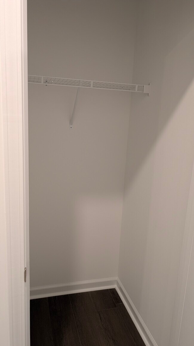 Building Photo - 3111 Vitner Dr