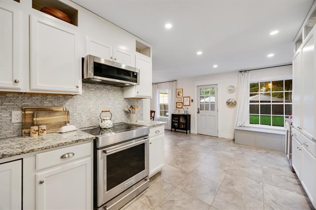 Building Photo - 5029 Locke Ave