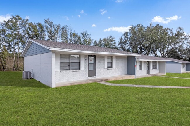 Building Photo - The Cottages at Twin Lakes