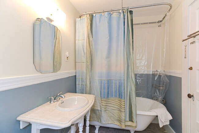 Building Photo - WINTER RENTAL: Squam Light