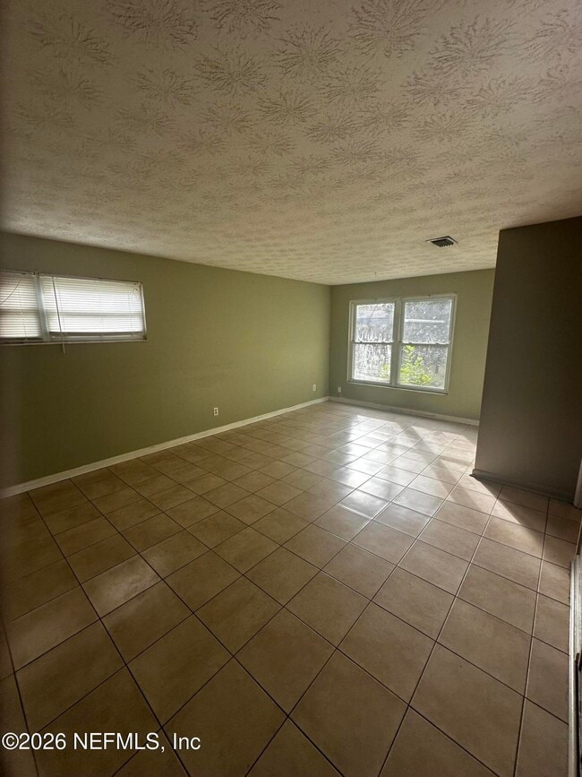 Building Photo - 472 Tara Ln