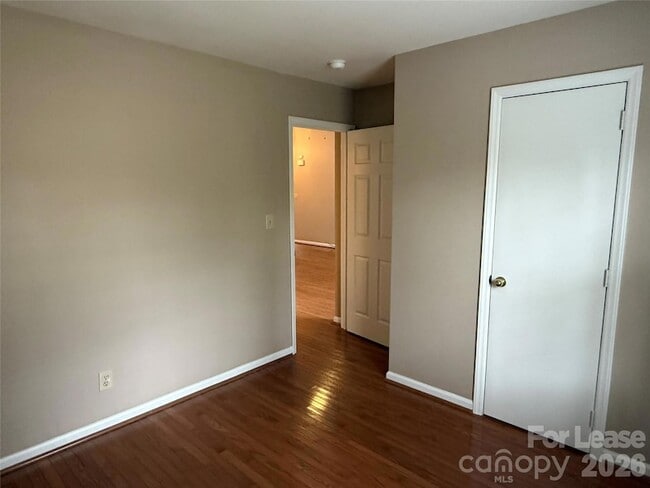 Building Photo - 1908 Thurmond Pl