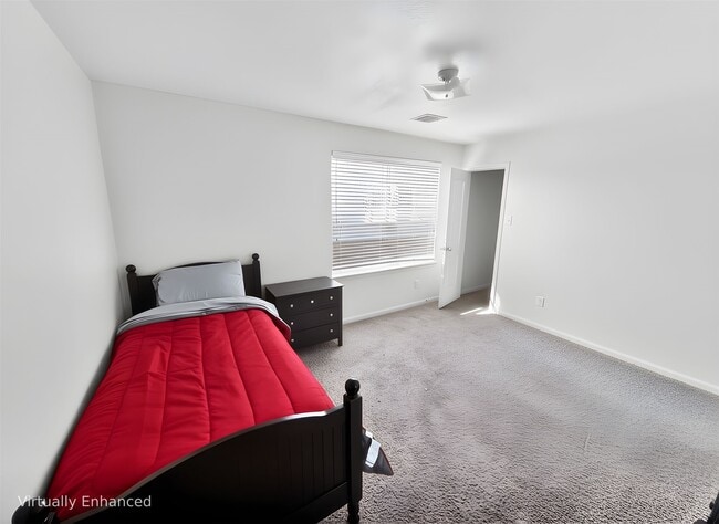 Building Photo - 5127 Oak Briar Ln