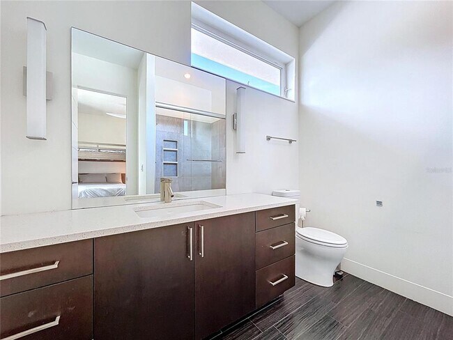 Building Photo - 1347 Harbor Dr