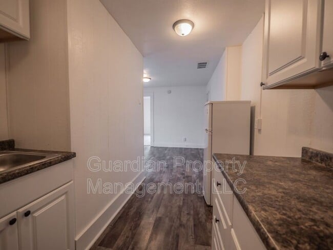 Building Photo - 108 N Buchanan St