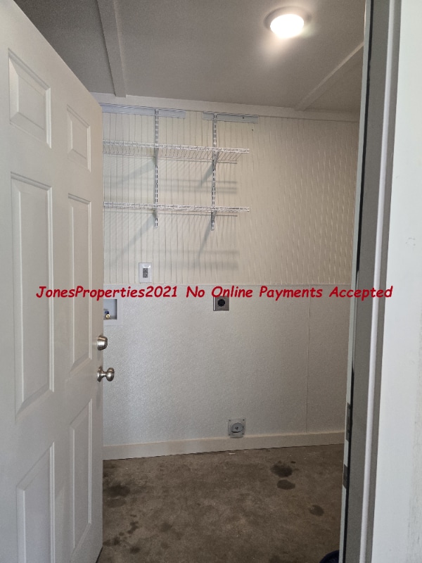 Building Photo - 1318 Crooked Creek Dr
