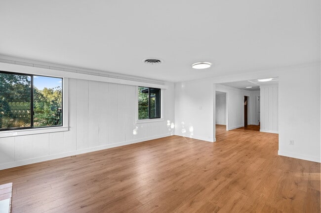 Building Photo - 1640 Highland Ave