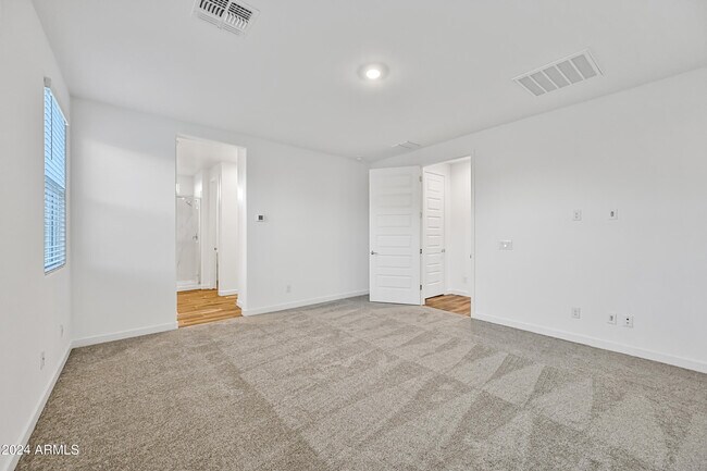 Building Photo - 7574 W Jackrabbit Ln