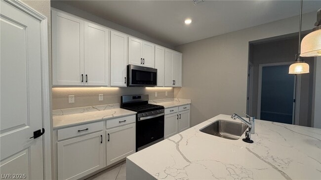 Building Photo - 2283 Teatro Ave