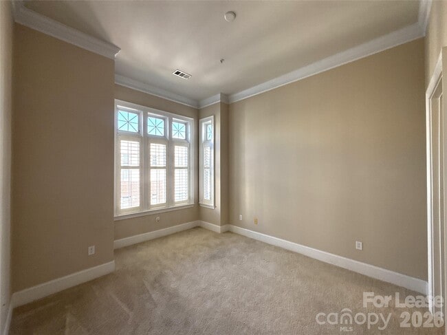 Building Photo - 2810 Selwyn Ave