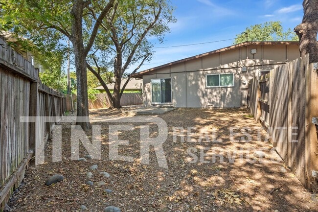 Building Photo - 4920 Douvan Ct