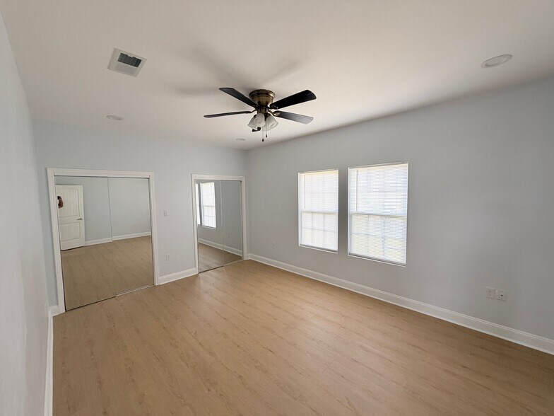 Building Photo - 6205 Wadsworth Dr