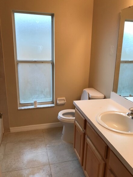 Bathroom 2 - 4056 Bolinas Ct