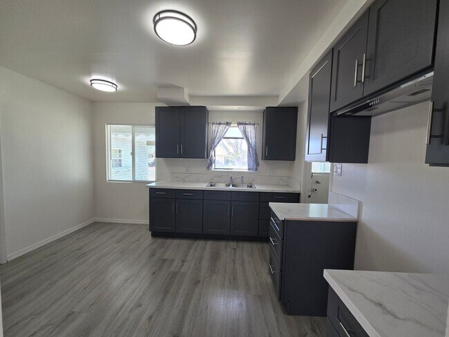 Building Photo - 1415 Boyden Ave