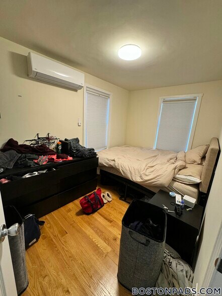 Building Photo - 525 E 3rd St