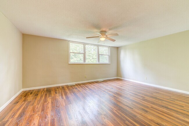 Building Photo - 25 Tower Hill Ct