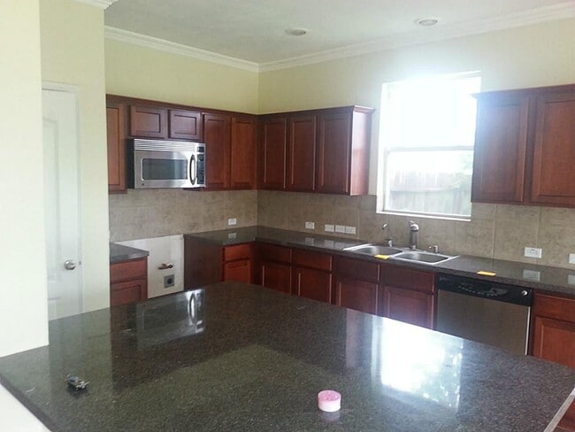 Building Photo - 18803 Knobby Oaks Pl