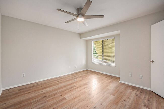 Building Photo - 1481 Center St Ext