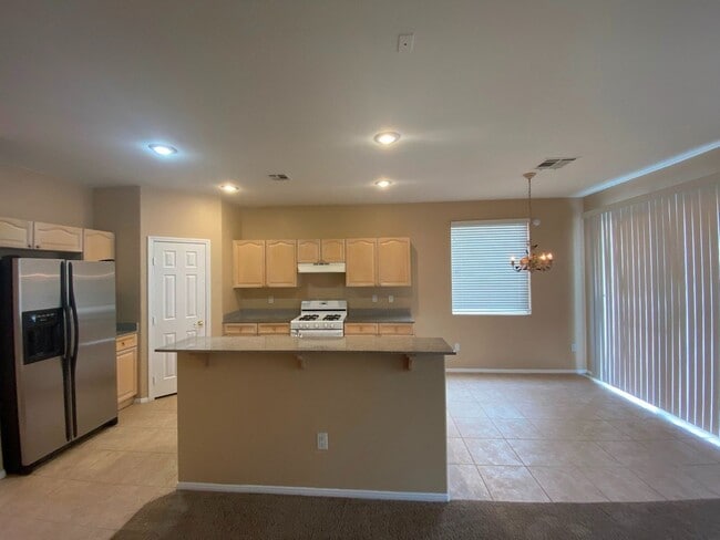 Building Photo - Gorgeous Rhodes Ranch Country Club home in Guard Gated Community!