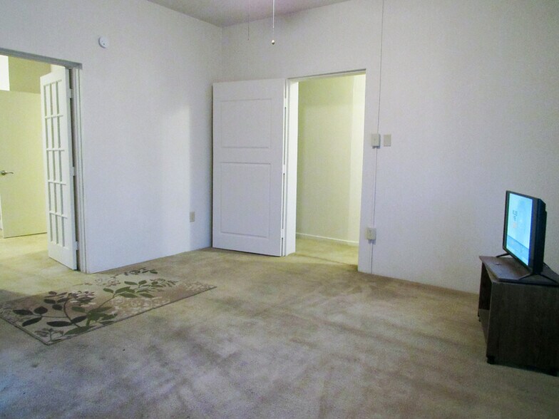 Building Photo - 529 Chestnut St