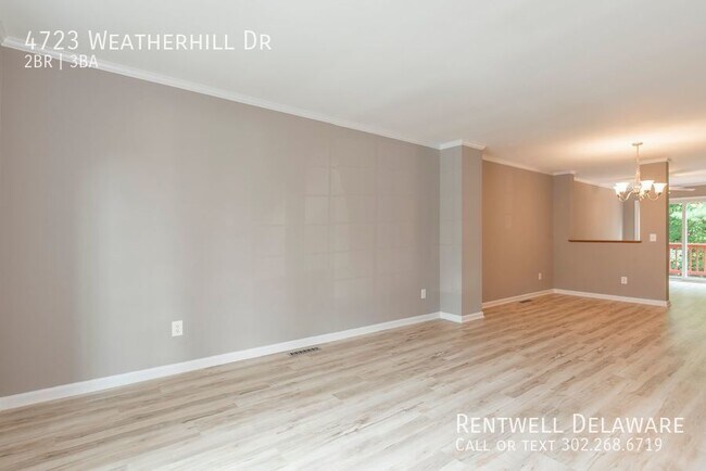 Building Photo - GORGEOUS TOWNHOME